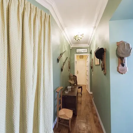 Veeve - Antique French Splendour